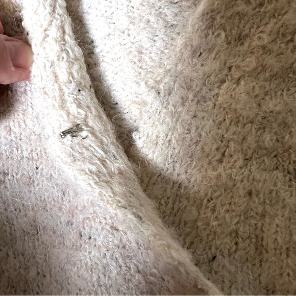 ASTR The Label Wrap Style Sweater Cream Boucle Balloon Sleeve Pullover Size XS - Picture 7 of 10